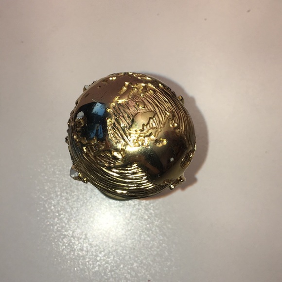 Mini FIFA World Cup trophy - Picture 3 of 3